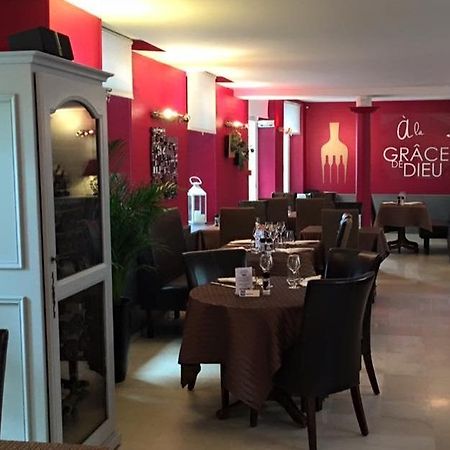 Hotel A La Grace De Dieu Brie-Comte-Robert Exterior foto